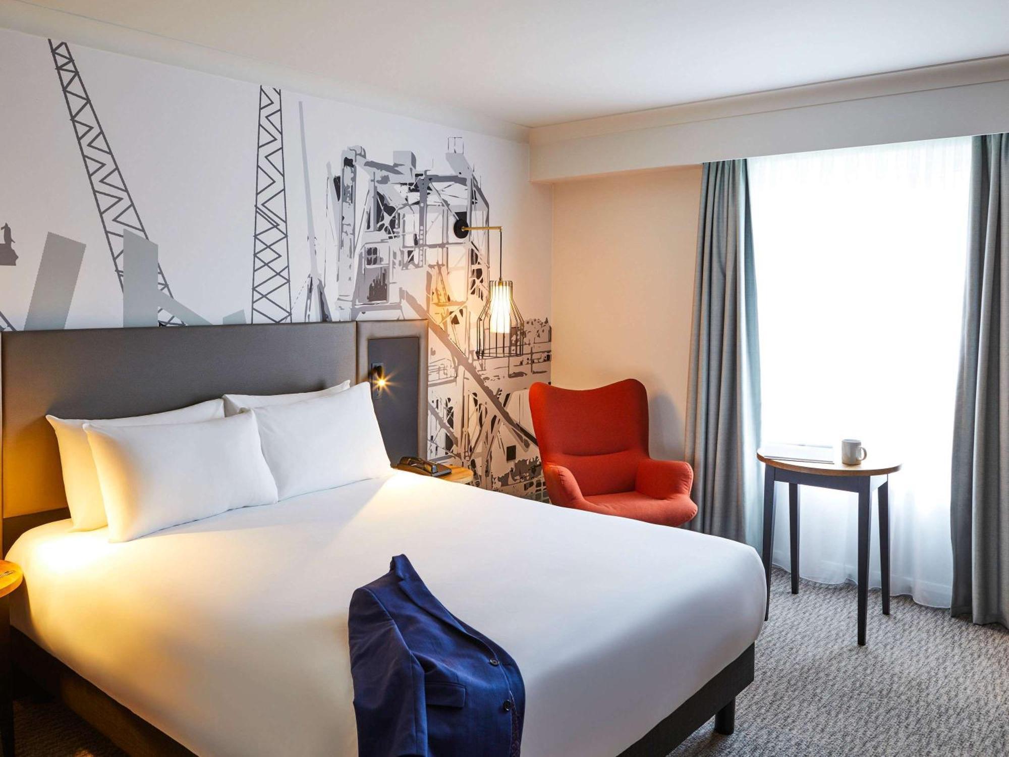 Mercure Cardiff North Hotel Exterior foto