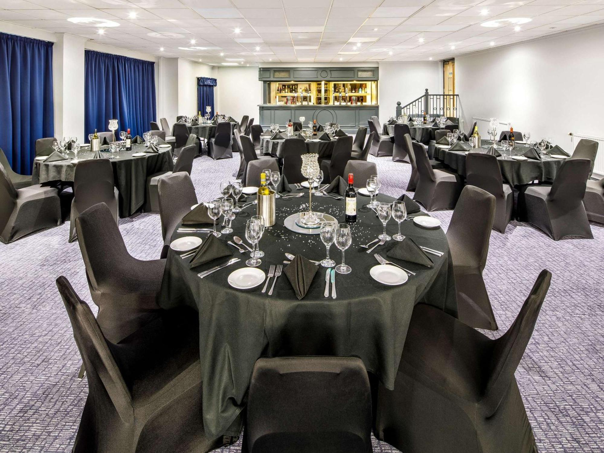 Mercure Cardiff North Hotel Exterior foto