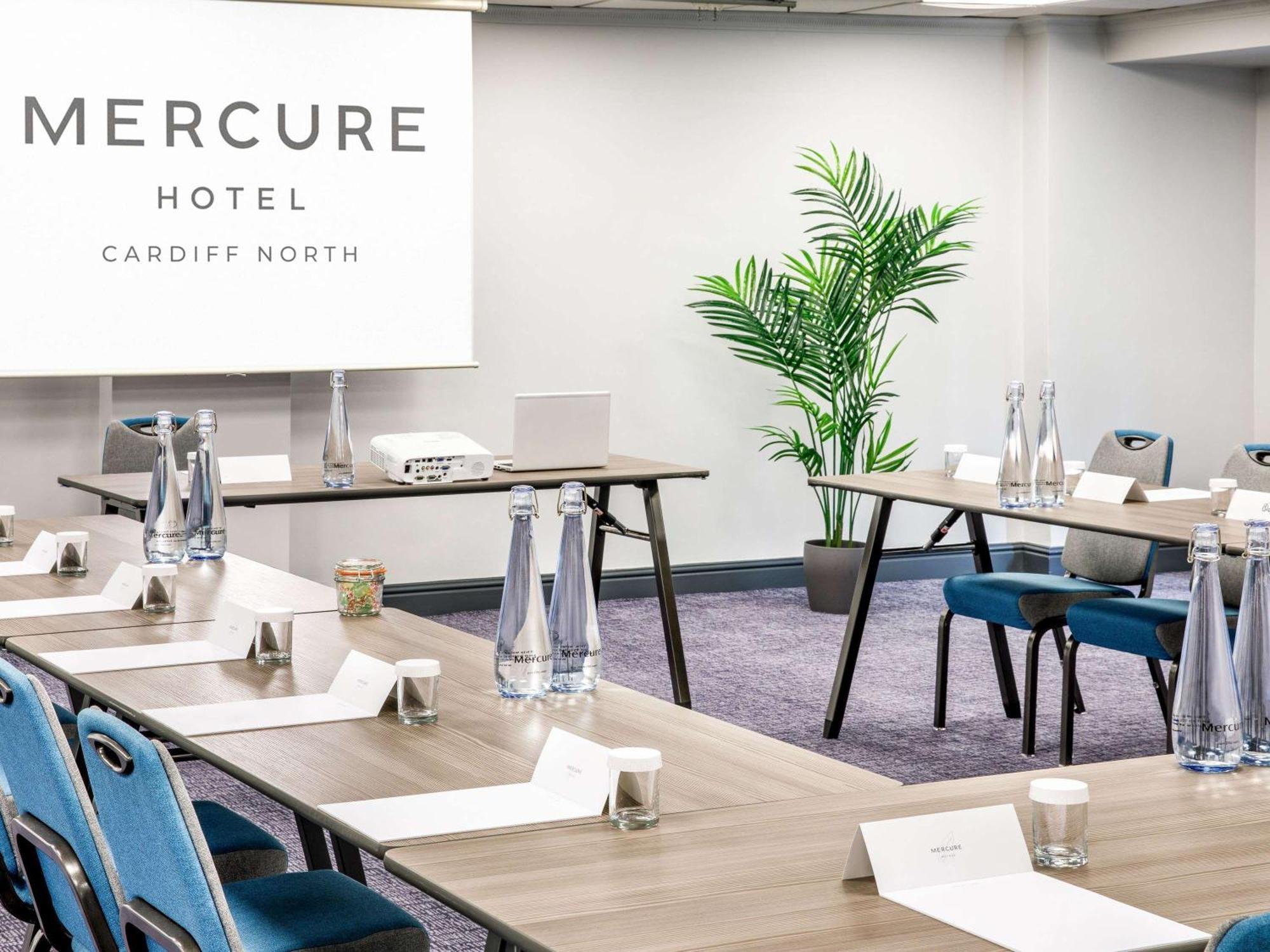 Mercure Cardiff North Hotel Exterior foto