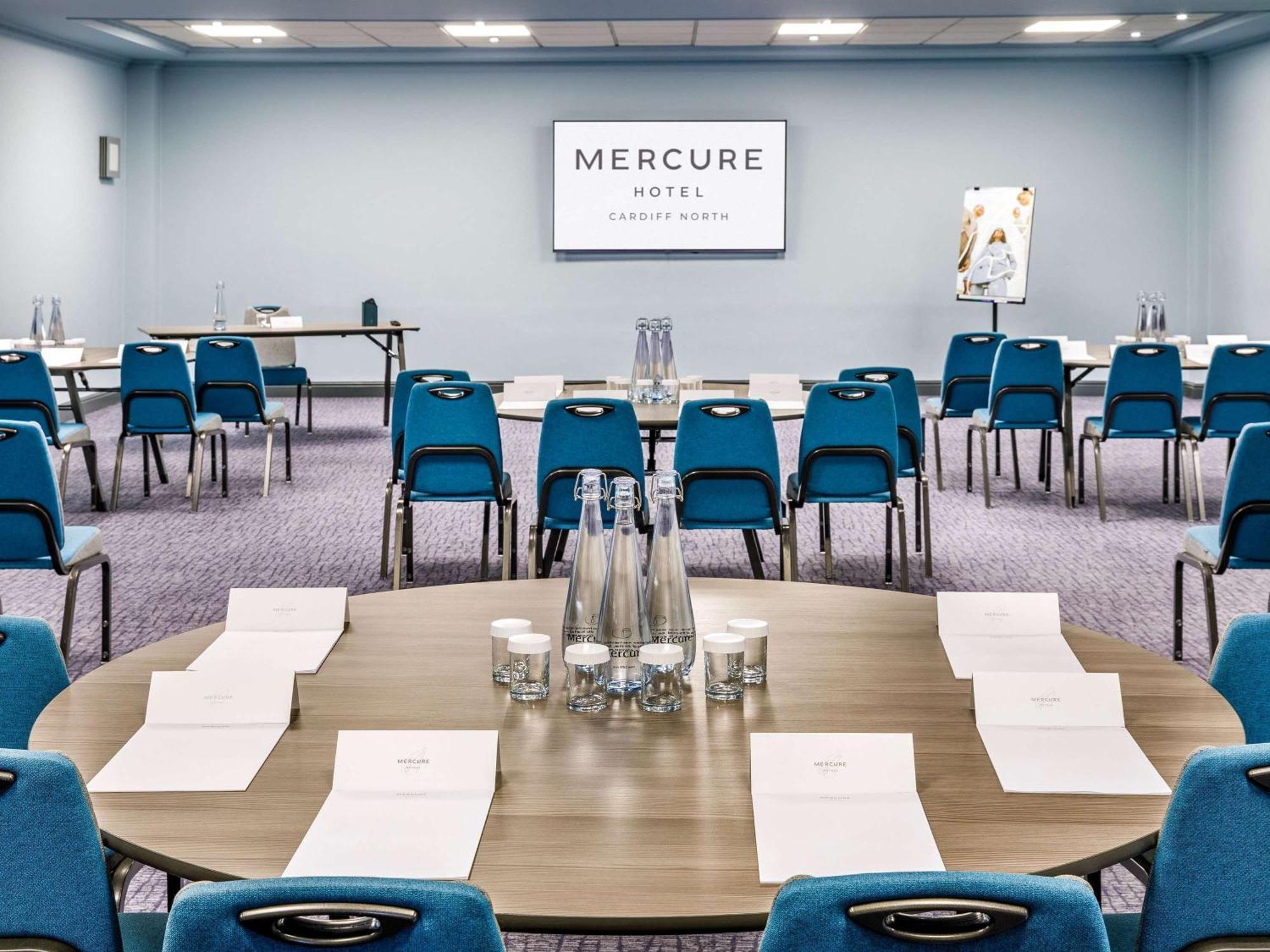Mercure Cardiff North Hotel Exterior foto