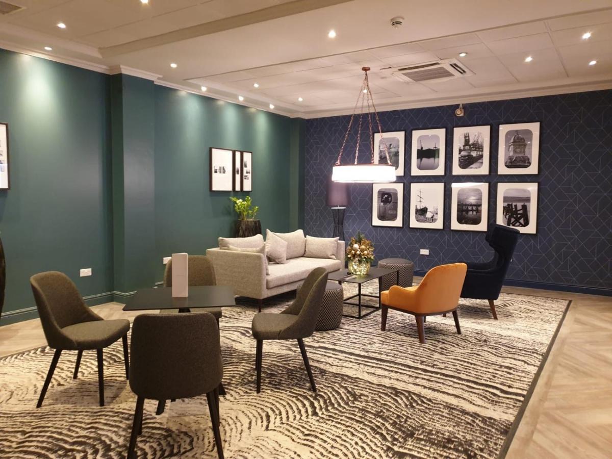 Mercure Cardiff North Hotel Exterior foto
